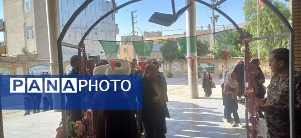 حضور پرشور دانش‌آموزان رای اولی شهرستان چرداول در انتخابات ریاست جمهوری