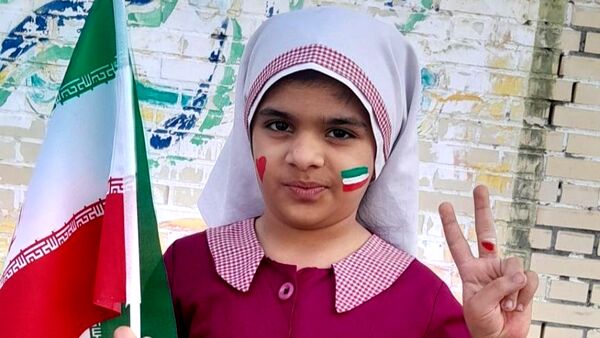 «آش انقلاب» در دبستان استقلال حاجی‌آباد
