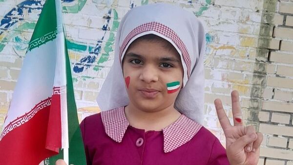 «آش انقلاب» در دبستان استقلال حاجی‌آباد