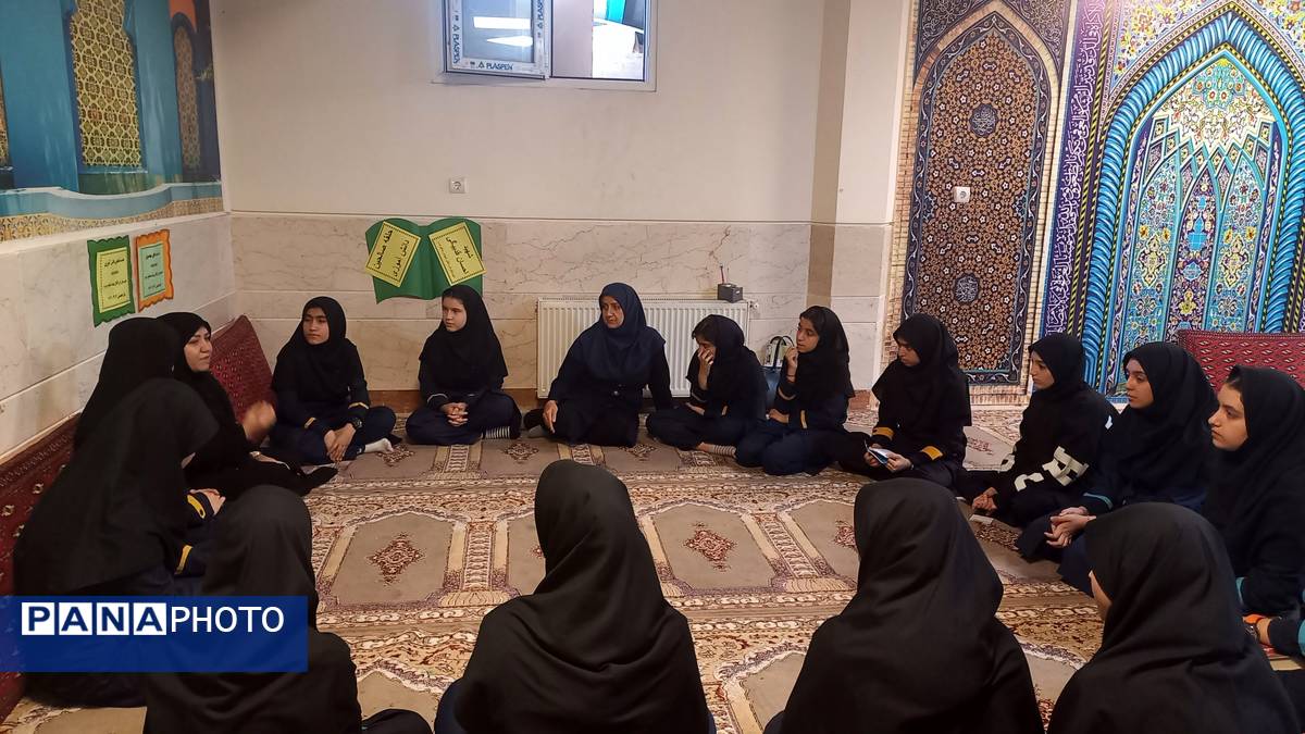 حلقه صالحین و سه‌شنبه‌های مهدوی در دبیرستان فرزانگان استعداد درخشان ملارد