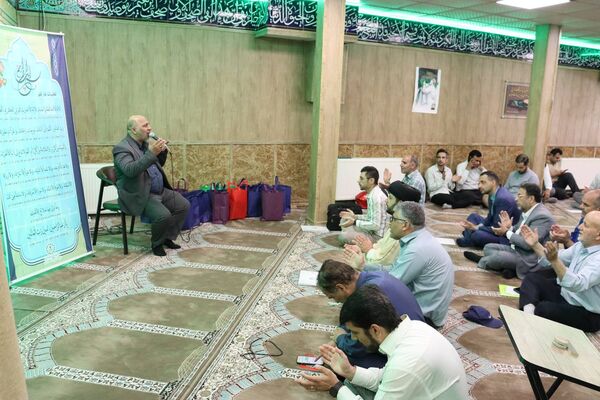 تجلیل از ۴۰ معلم برگزیده قرآن و عترت منطقه ۱۴ تهران در جشن باشکوه غدیر