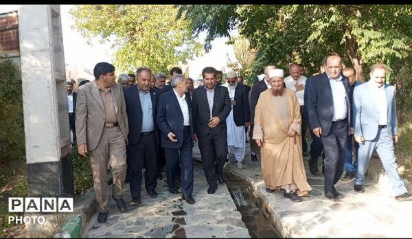 بازدید وزیر آموزش و پرورش از اردوگاه پیشتازان انقلاب شهرستان درمیان