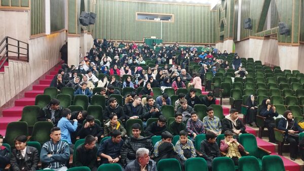 آیین تجلیل از دانش‌آموزان منتخب مسابقات قرآنی و فرهنگی 