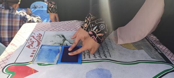 خروش استکبار ستیزی دانش‌آموزان شیرازی