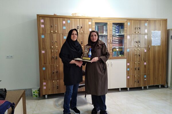 زنگ مهر و مقاومت در دبیرستان استعدادهای درخشان فرزانگان شهریار طنین‌انداز شد
