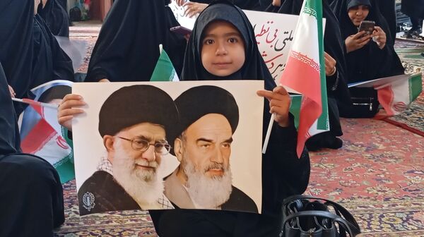 خروش شیر زنان چهارمحال‌وبختیاری در حمایت از رهبر انقلاب