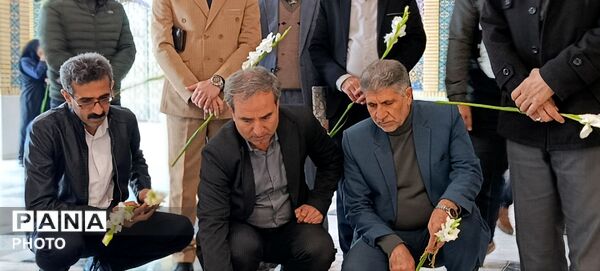 غبارروبی  مزارشهدای امامزاده سید عباس (س) بجنورد