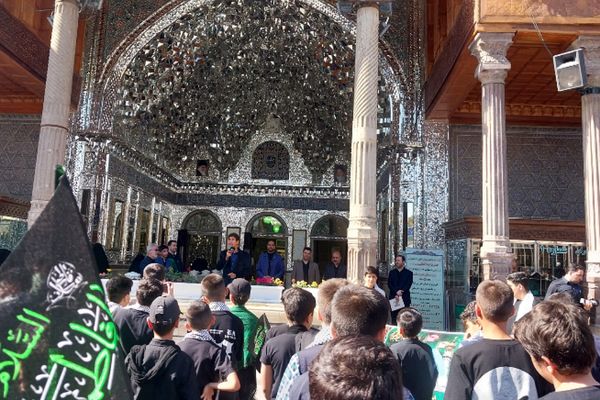 حضور دانش‌آموزان دبستان هیأت امنایی شهید قلنبر ناحیه دو شهرری در مراسم شهادت حضرت عبدالعظیم (ع)