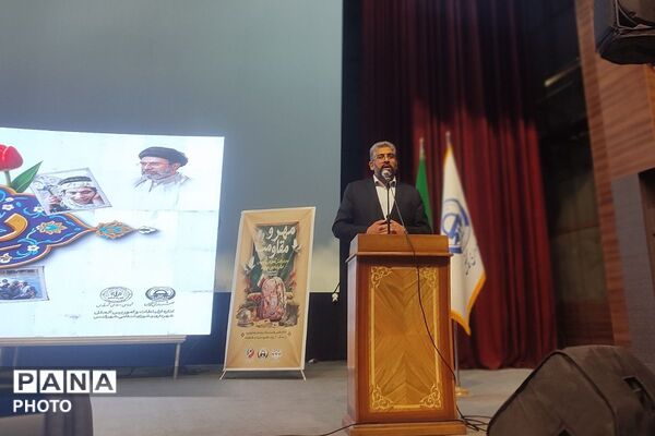 توزیع یک‌هزار بسته تحصیلی در جشن عاطفه‌های شهرقدس