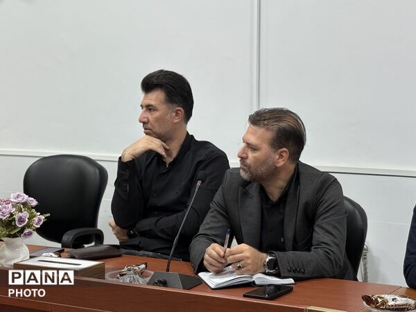 نشست هماهنگی مراسم استانی «احلی من العسل» در اسلامشهر