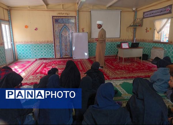 برگزاری کارگاه پیشگیری از آسیب های اجتماعی در دبیرستان سروقد