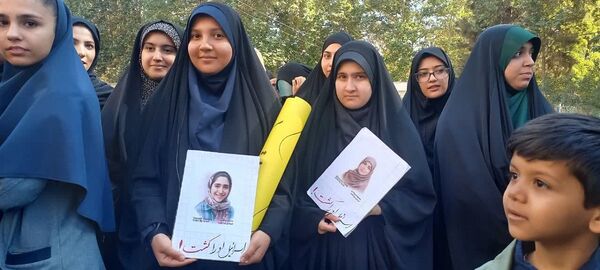تجمع دانش‌آموزان البرزی در راستای پویش «اسرائیل او را کشت» در مصلی کرج 