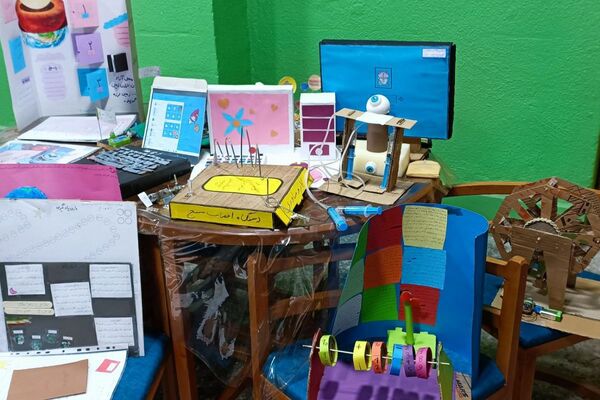 هفته پژوهش فرصتی برای شکوفایی استعدادهای علمی دانش‌آموزان مدرسه شهید باهنر