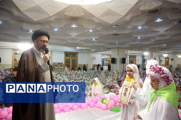 جشن تکلیف 2 هزار نفری دختران سراسر کشور در قم