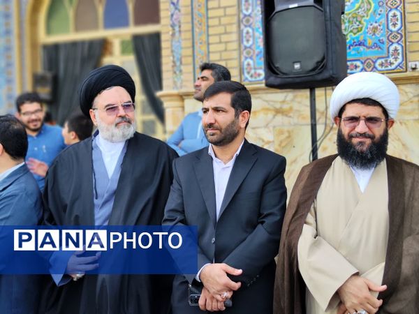  ادای احترام دانش‌آموزان و فرهنگیان شهرستان پاکدشت به مقام شامخ شهیدان مقاومت و شهید سید حسن نصرالله 