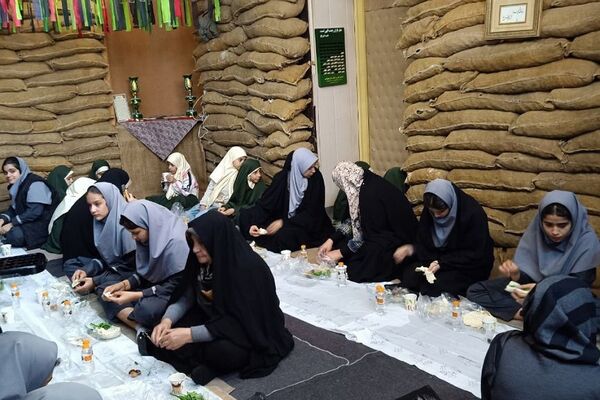 بزرگداشت «مادران چشم به راه»باحضور دانش‌آموزان دبیرستان دخترانه معرفت کهریزک