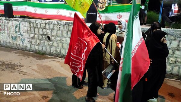 معمولان در شب چهل و چهارم، چراغ انقلاب را روشن کردند