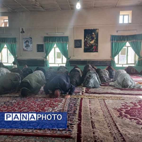 اقامه باشکوه نماز عید سعید فطر در روستای گزکوه 