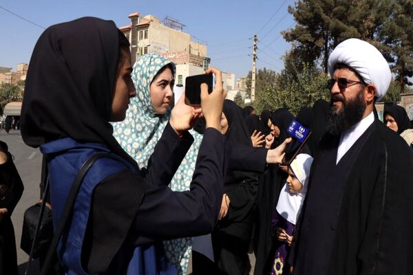 حضور پرشور دانش‌آموزان پاکدشتی در راهپیمایی روز ۱۳ آبان