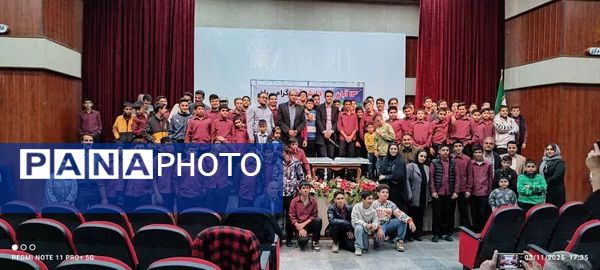 مراسم گرامیداشت روز دانش‌آموز  در دبیرستان حاج مصطفی حاج حسنی