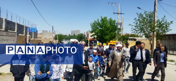 استقبال مردم شهر تیتکانلو از پرچم امام رضا(ع)