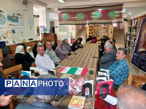 تقدیر از آزادگان کتاب خوان عباس آباد