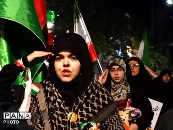 خاص ترین قاب های پنجاه و دومین شب از اجتماع مردمی در کاشمر 