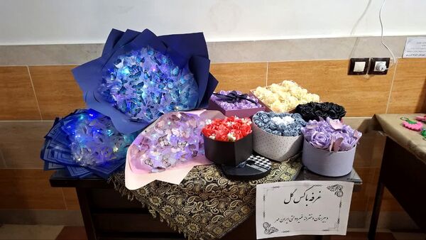 نمایشگاه دست سازه‌های دانش‌آموزی دبیرستان دخترانه ایران مهر اهر