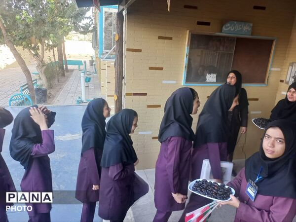 آیین گرامیداشت شهید رضایی در دبیرستان دخترانه عفت