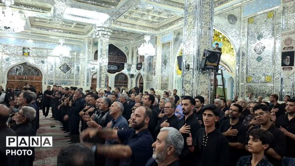 طنین یا حسین در سومین شب محرم از حرم حسین بن الموسی الکاظم (ع)