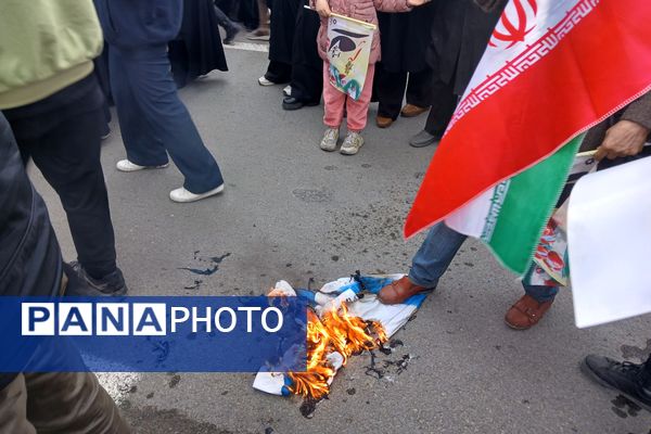 حضور اقشار مختلف مردم پردیس در راهپیمایی ۲۲بهمن 