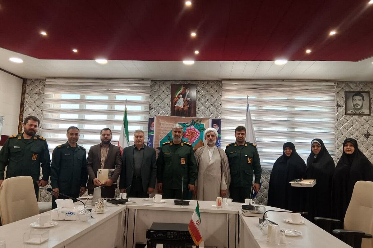 دیدار فرمانده سپاه ناحیه حضرت روح‌الله (ره) با رئیس اداره آموزش و پرورش کهریزک 