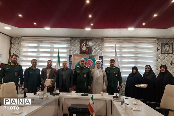 دیدار فرمانده سپاه ناحیه حضرت روح‌الله (ره) با رئیس اداره آموزش و پرورش کهریزک 
