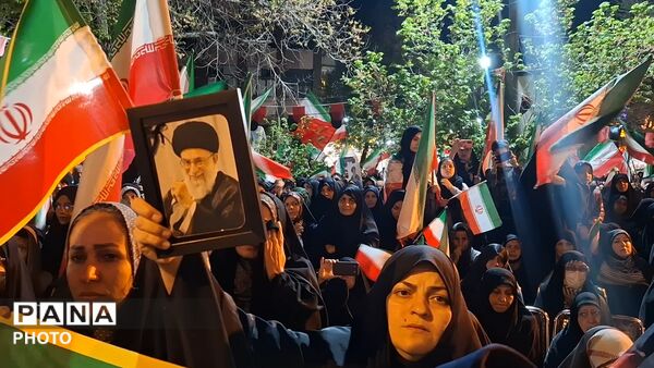 آیین وداع با پیکر دانش آموز شهید محمد حسین دهقان در قم