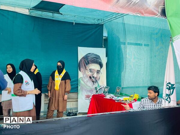 خدمت‌رسانی فرهنگی و مردمی در میناب به یاد شهدا