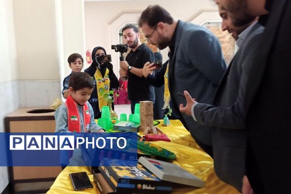 همایش نوجوانان پیشران گام دوم انقلاب اسلامی در شیراز