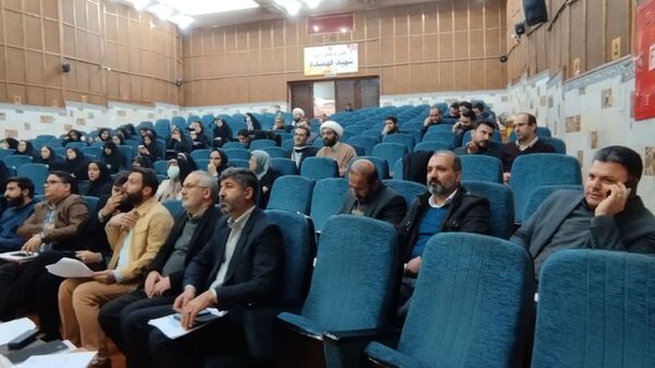 نشست تخصصی کارگروه‌های برنامه فراگیر پرورشی در البرز