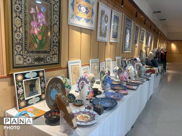 افتتاح «نگارستان فردا» ؛نمایشگاه دست سازه های دانش آموزان دختر شهرستان کاشمر