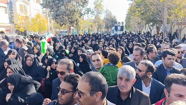 استقبال باشکوه مردم کوهدشت از شهدای گمنام  