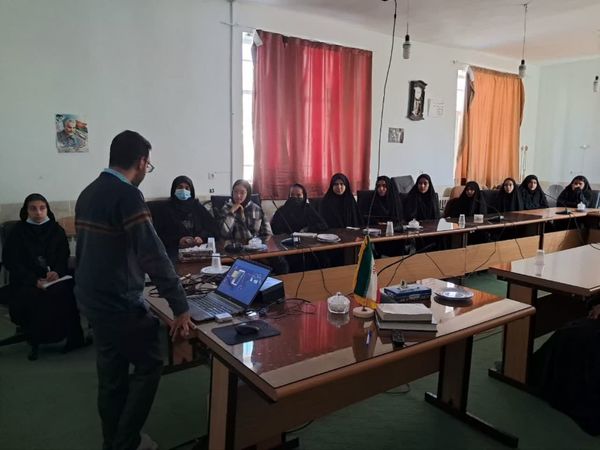 کلاس آموزش خبرنگاری برای دانش‌آموز خبرنگاران شهرستان نیر