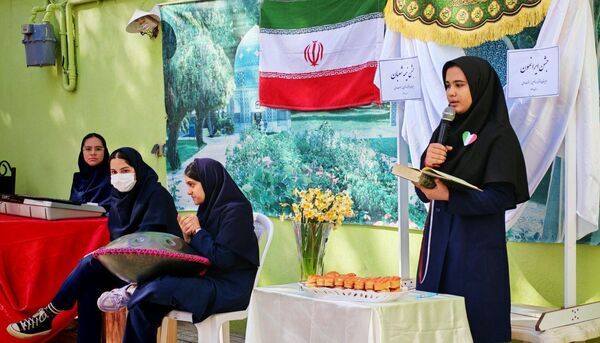 جشن ولادت صاحب الزمان در مدرسه صالحین 