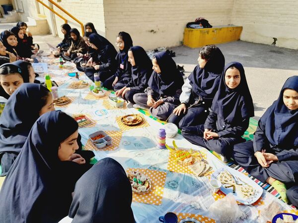 جشنواره صبحانه سالم در دبیرستان علی افشارنژاد ناحیه۶ مشهد