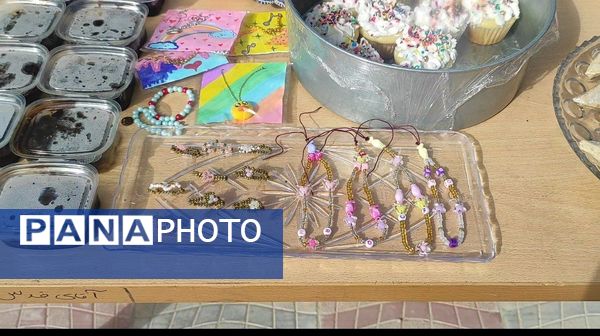 برپایی بازارچه کسب و کار در دبیرستان قلم‌چی۲ بن