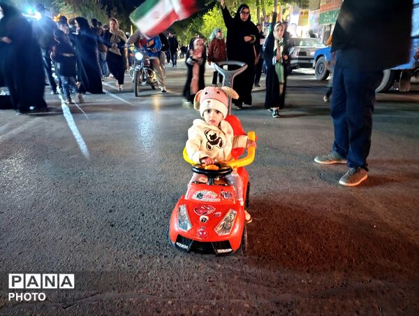 و تا پای جان در کنارت خواهیم ماند، ای یادگار پدر 