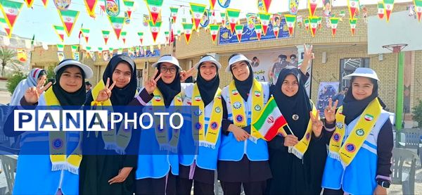 وقتی مدرسه صحنه انقلاب شد؛ زنگی که با سرود و افتخار نواخته شد