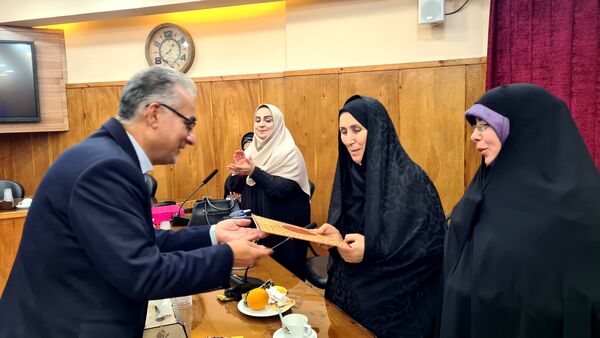 مراسم تجلیل از خانواده‌های شهدا در آموزش و پرورش گلستان