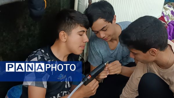 ساخت پل ماکارونی توسط معتکفین اعتکاف دانش آموزی سه روز در بهشت