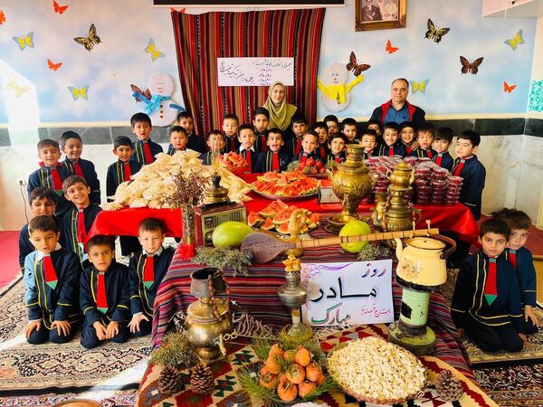 مراسم بزرگداشت ولادت حضرت فاطمه (س) و روز مادر در آموزشگاه پسرانه علاقبندنیا