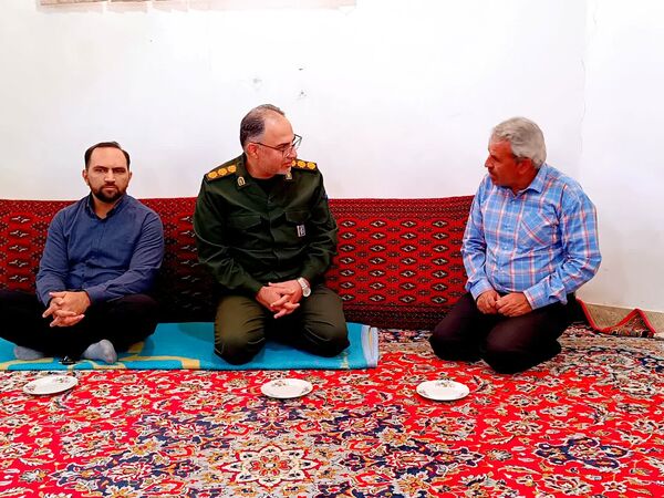 رزق کریمانه گروه جهادی شهید نعمتی به دست ۱۵۰ خانواده علی‌آباد رسید