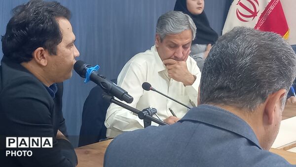 جلسه بررسی مشکلات زیر ساخت شهرک صنعتی کاشمر 